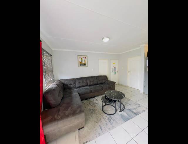 2 BEDROOM APARTMENT FOR SALE IN NEWLANDS EAST